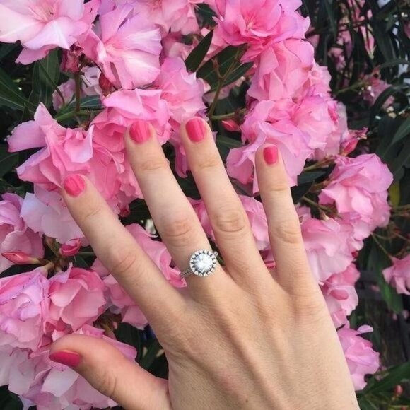 Stella & Dot Elina CZ Halo Engagement Wedding Ring - Size 8 - Picture 3 of 7